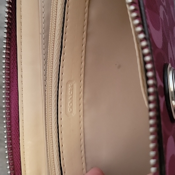 Coach Pink Peytons Dream Leather Wallet with Zipper Great Used Condition Rare - Picture 9 of 9